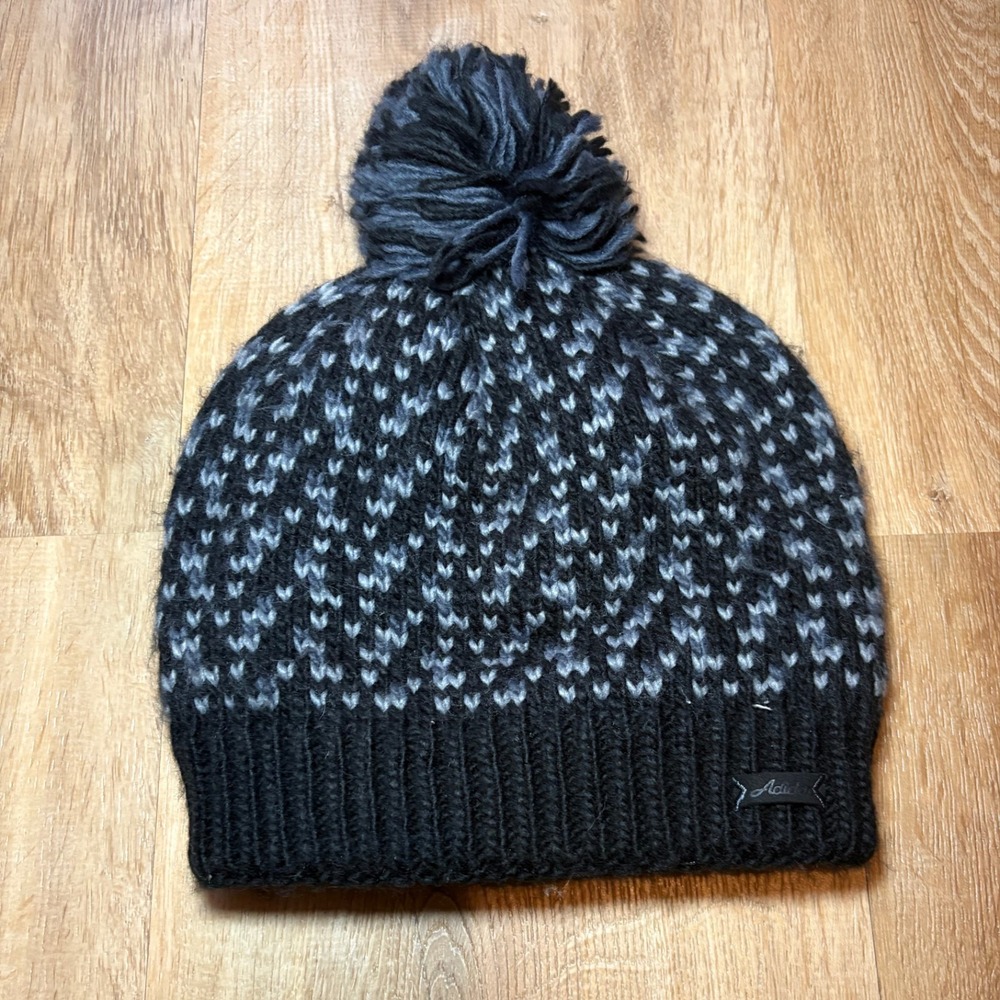 Adidas Winter Beanie Hat Pom Top